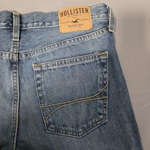 Hollister Men's Medium Wash Straight Leg Blue Jeans Size 32x40 Casual Comfort
